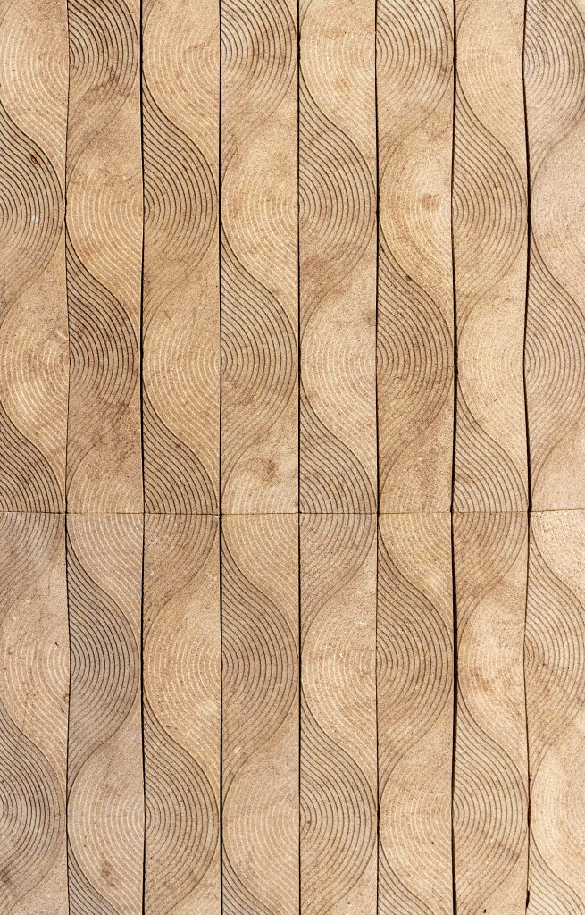Revêtement mural effet bois avec motif en veinage naturel